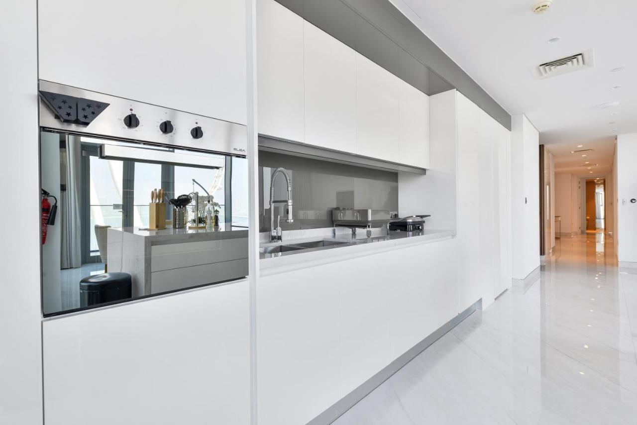 Spectacular 3 Bedroom Condo With Maids Room Facing The Dubai Eye エクステリア 写真