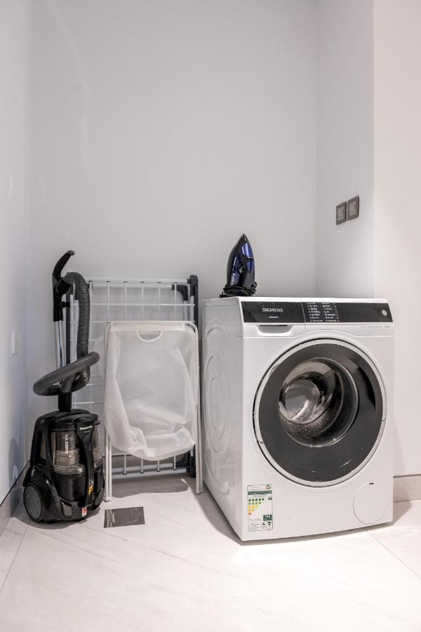 Spectacular 3 Bedroom Condo With Maids Room Facing The Dubai Eye エクステリア 写真