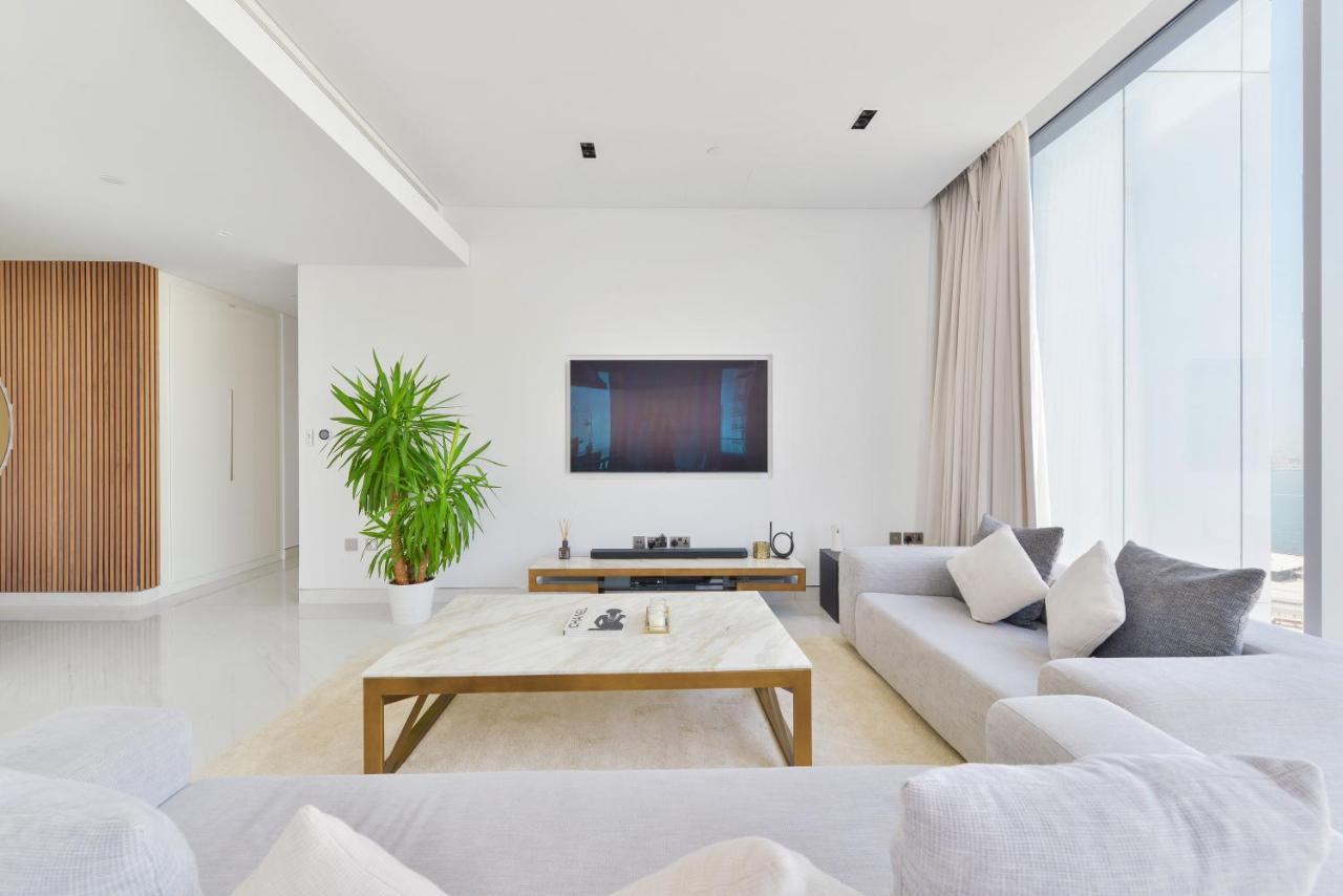 Spectacular 3 Bedroom Condo With Maids Room Facing The Dubai Eye エクステリア 写真